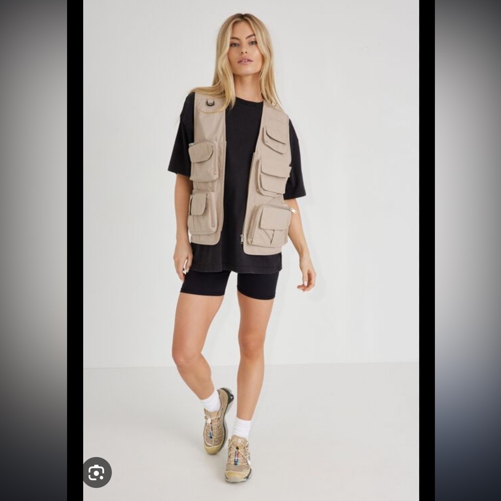 Garage Oversized Utility Vest - Picture 3 of 3